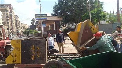 رئيس حى غرب المنصورة يتابع إحلال الصناديق القديمة بالجديدة | صور 