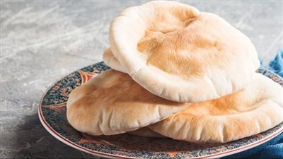 طريقة عمل العيش الشامي في البيت.. بأقل التكاليف