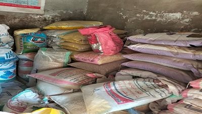 التحفظ على شكائرعلف دواجن.. حملات تموينية مفاجئة في الأسواق بالشرقية