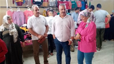 وكيل وزارة الشباب والرياضة بالقليوبية يتابع معرض المبادرة الشبابية ضد الغلاء 