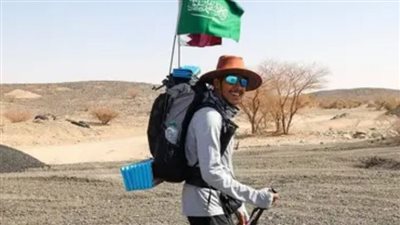 عبد الله السلمي.. قصة رحالة سعودي ذهب إلى مونديال قطر سيرا على الأقدام | صور