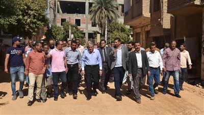 بتكلفة 30 مليون جنيه.. رصف الطرق والشوارع بمركزي مطاي وسمالوط في المنيا