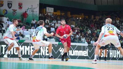 الشوط الأول.. الأهلي يتأخر أمام ماجديبورج في نصف نهائي مونديال اليد