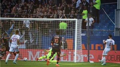 تعادل مثير بين ليون ونيس في الدوري الفرنسي