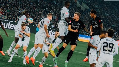 آينتراخت فرانكفورت يفوز على مونشنجلادباخ 1/3 في الدوري الألماني