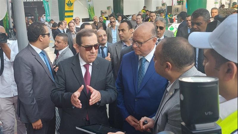وزير البترول خلال