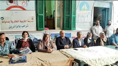 وكيل تعليم دمياط يكرم الطلاب الموهوبين والمشرفين في مدرسة التربية الفكرية 