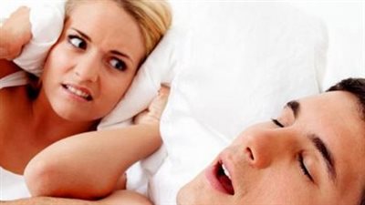 دراسة: الشخير أثناء النوم يزيد من خطر الأزمات القلبية والجلطات الدماغية