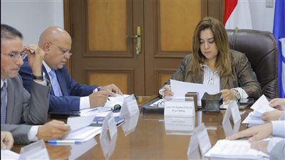 محافظ دمياط تناقش إنشاء منطقة حرة جديدة 