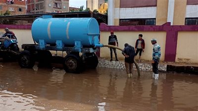 شفط وكسح تجمعات مياه الأمطار في الدقهلية | صور