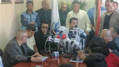 مصطفى كامل للمطربين: أقسم بالله لو شوفت حد كتب على فيديوهاته 