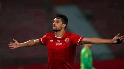 شوبير: طاهر يغيب عن الأهلى ثلاث مباريات 