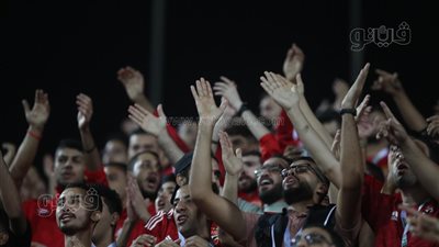 رابطة الأندية تعاقب عددًا من جماهير الأهلي.. وتتوعد بهذا الإجراء 