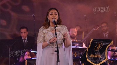 مروة ناجي تتغنى بروائع وردة في مهرجان الموسيقى العربية | صور