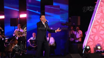 راغب علامة يشعل مسرح حفله في مهرجان الموسيقى بـ