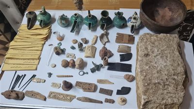 عصابة التلامذة.. إعادة 59 قطعة مسروقة من متحف كلية الآثار بجامعة سوهاج