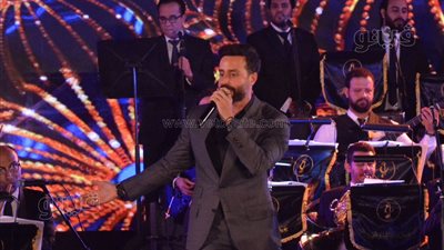 وسط تفاعل الجمهور.. سعد رمضان يشعل مسرح النافورة بـ