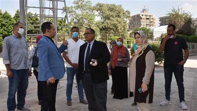 نائب رئيس جامعة عين شمس يتفقد المدينة الجامعية طالبات