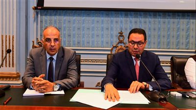 وزير الرى يستعرض آثار التغيرات المناخية على الموارد المائية