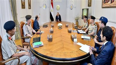 شاهد.. السيسي يتابع تطورات مشروعات الإنتاج الزراعي في منطقتي توشكى ومستقبل مصر