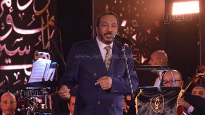 قدمت زغرودة.. علي الحجار لإحدى حاضرات حفله: تتحدى زينات صدقي