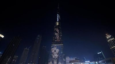 برج خليفة يضيء بوجه فرعوني و