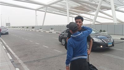 حسام عبد المجيد يلحق ببعثة الزمالك في مطار القاهرة قبل السفر للإمارات