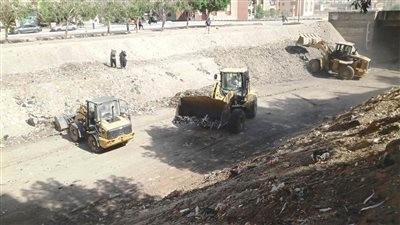 محافظ سوهاج يكلف رؤساء المدن بتفقد مخرات السيول | صور 