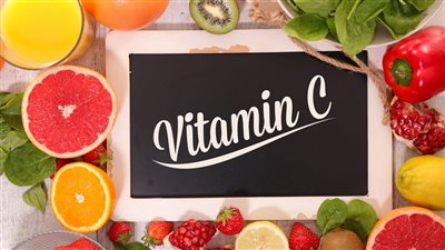فوائد فيتامين سي لبشرتك.. يحفز إنتاج الكولاجين ويحمي من الشيخوخة
