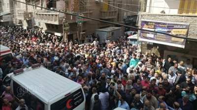 جنازة حاشدة لـ 10 أشخاص من أسرة واحدة بالغربية | فيديو وصور 