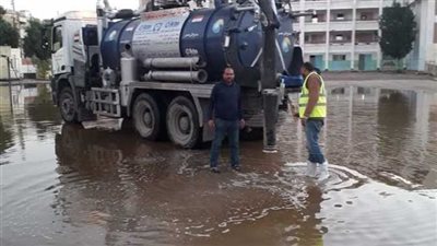 انتشار موسع لـ سيارات شفط الأمطار في شمال وجنوب الجيزة