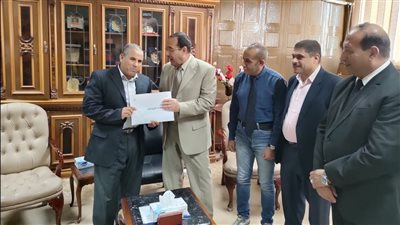 محافظ شمال سيناء يسلم مفاتيح الوحدات السكنية بقاطية للمواطنين | صور 