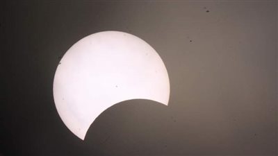 تتجلى فيها قدرة الخالق.. صور جديدة لكسوف الشمس من معامل جامعة الأزهر