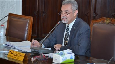 مجلس جامعة الإسكندريـة يقرر زيادة عدد المنح الدراسية بالدراسات العليا بكلية التجارة 