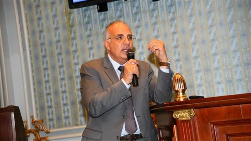 وزير الري الدكتور