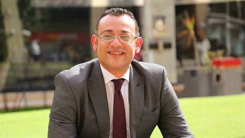 هاني عادل خبير مصرفي،فيتو