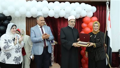 بحضور رئيس جامعة الأزهر.. كلية العلوم للبنات تكرم المتميزين وترحب بالطلاب الجدد