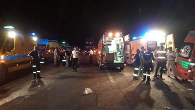 الاستعلام عن حالة 4 مصابين في حادث انقلاب سيارة بطريق الواحات