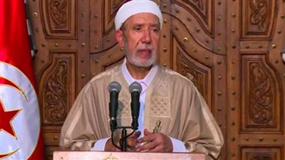 تشييع جثمان الشيخ عثمان بطيخ مفتي تونس.. والرئاسة تثني على مسيرته | فيديو