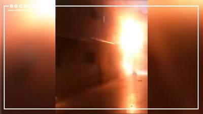 لحظة رعب في أوسيم.. اشتعال النار في عمود إنارة بسبب الأمطار|فيديو