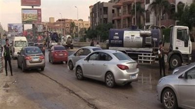 جهود مكثفة لرجال الشــرطة لمساعدة المواطنين على مواجهة الطقس السيئ | صور 