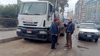 رفع 78 طن مخلفات وانتشار عربات شفط المياه بالطالبية والعمرانية