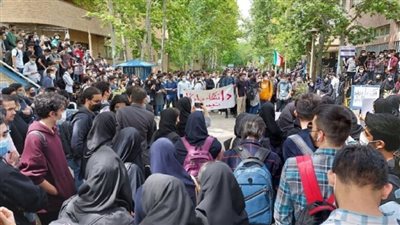 نقابة المعلمين بإيران تنشر قائمة تضم 48 طالبا قتلوا على يد الأمن في المظاهرات