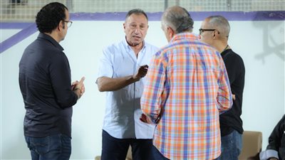 الوزيري يزور بعثة الأهلي بالإمارات