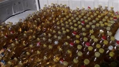 التحفظ على 3600 زجاجة زيت طعام فاسد بالقليوبية 