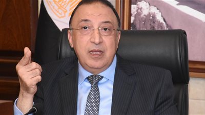 محافظ الإسكندرية ينعى أحد رجال شرطة الحماية المدنية شهيد الواجب في حريق اليوم