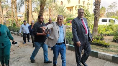 مستشار وزير الزراعة للمتابعة يتفقد موقعي الزراعات المحمية بالدقي والهرم