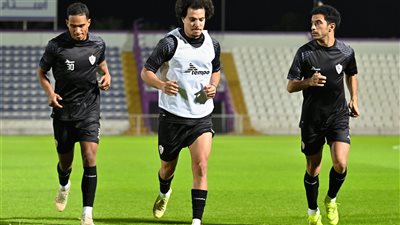 بعد حل أزمتهما..عمر جابر وعمرو السيسي في تدريبات الزمالك بالإمارات | صور