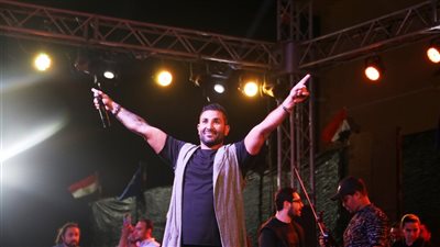 أحمد سعد ومصطفى حجاج يشعلان حفل ليالي أضواء السويس بمناسبة عيد المدينة الباسلة | صور