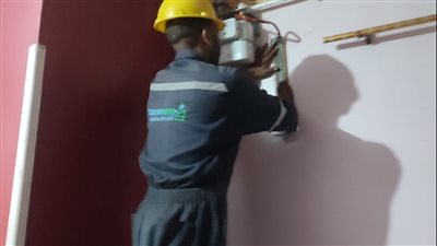 محافظ قنا يطلق أول شعلة غاز طبيعي بقرية الصبريات 